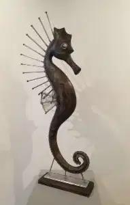 SERKAN ERKOÇ tarafından 2020 yılında 94x36x10 cm ölçülerinde Ahşap, metal tekniği ile yapılmıştır.