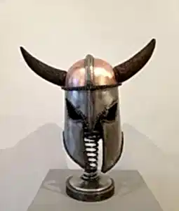 SERKAN ERKOÇ tarafından 2020 yılında 46x88x18 cm ölçülerinde Metal+Kemik tekniği ile yapılmıştır.