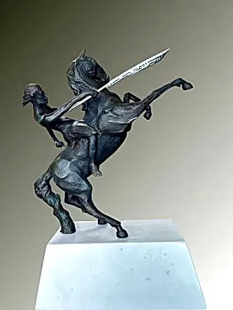 VOLKAN DEMİR tarafından 2026 yılında 54x33x20 cm ölçülerinde Mermerit döküm tekniği ile yapılmıştır.