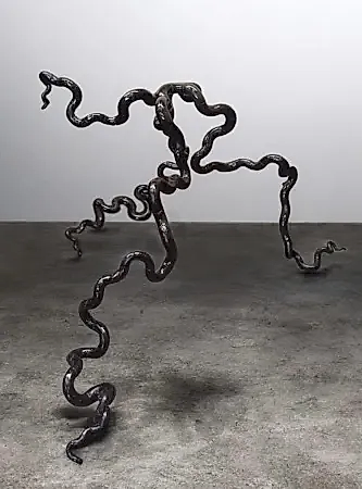 DOĞAN KARAKILIÇ tarafından 2026 yılında 360x170x310 cm ölçülerinde Metal, karışık teknik tekniği ile yapılmıştır.