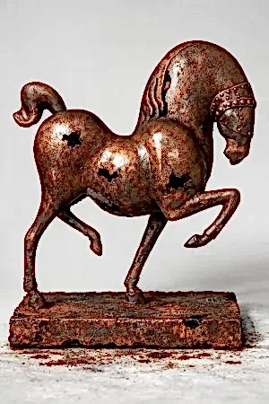 CEM GÜNEY ÇEVİKBAŞ tarafından 2026 yılında 50x40x12 cm ölçülerinde Polyester, demir tozu tekniği ile yapılmıştır.