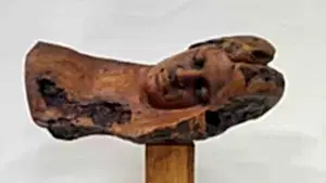 HAKAN ERASLAN tarafından 2018 yılında 26x54x46 cm ölçülerinde Zeytin Ağacı Yontu tekniği ile yapılmıştır.