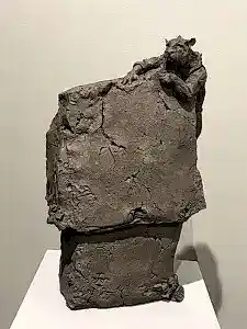 BUĞRA ÖZER tarafından 40x27x17 cm ölçülerinde Stoneware Kil Serbest elle şekillendirme 1260°C tekniği ile yapılmıştır.