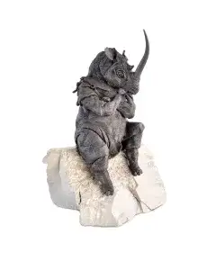 BUĞRA ÖZER tarafından 2017 yılında 28x20x15 cm ölçülerinde Siyah Kil ve Porselen Çamuru-1250°C  Serbest Elle Şekillendirme tekniği ile yapılmıştır.