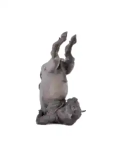 BUĞRA ÖZER tarafından 2017 yılında 41x21x26 cm ölçülerinde Siyah Kil-1250°C  Serbest Elle Şekillendirme tekniği ile yapılmıştır.