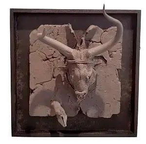 BUĞRA ÖZER tarafından 2017 yılında 20x20x15 cm ölçülerinde Siyah Kil-1250°C  Serbest Elle ve Kalıpla Şekillendirme tekniği ile yapılmıştır.