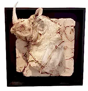 BUĞRA ÖZER tarafından 2017 yılında 20x20x15 cm ölçülerinde Beyaz Kil-1250°C  Serbest Elle ve Kalıpla Şekillendirme tekniği ile yapılmıştır.