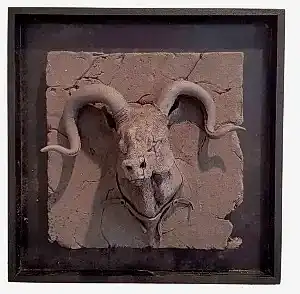 BUĞRA ÖZER tarafından 2017 yılında 20x20x15 cm ölçülerinde Siyah Kil-1250°C  Serbest Elle ve Kalıpla Şekillendirme tekniği ile yapılmıştır.