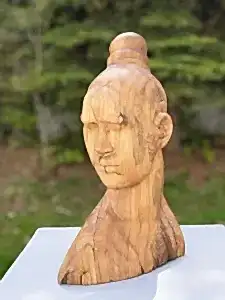 HAKAN ERASLAN tarafından 2017 yılında 45x28x16 cm ölçülerinde Zeytin Ağacı Yontu tekniği ile yapılmıştır.