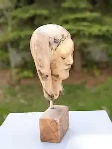 HAKAN ERASLAN tarafından 2017 yılında 40x38x17 cm ölçülerinde Zeytin Ağacı Yontu tekniği ile yapılmıştır.