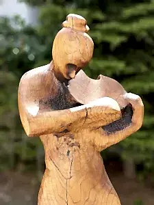 HAKAN ERASLAN tarafından 2015 yılında 112x38x38 cm ölçülerinde Zeytin Ağacı Yontu tekniği ile yapılmıştır.