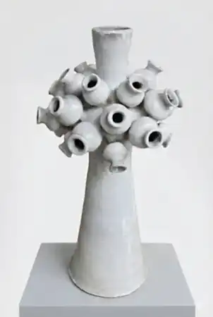 FİLİZ ÖZGÜVEN GALATALI tarafından 48x22x22 cm ölçülerinde Seramik tekniği ile yapılmıştır.