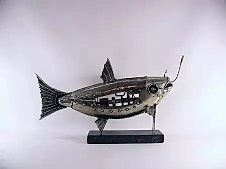 ÖZER AKTAŞ tarafından 2025 yılında 30x55x10 cm ölçülerinde Demir yontu tekniği ile yapılmıştır.