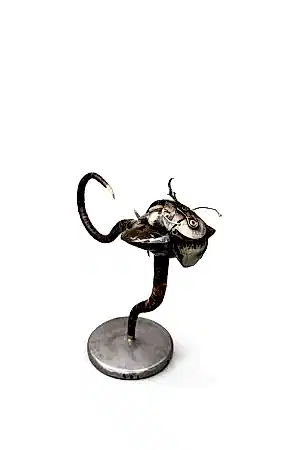 SERKAN ERKOÇ tarafından 2025 yılında 30x40x13 cm ölçülerinde Metal heykel tekniği ile yapılmıştır.