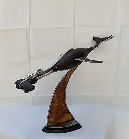 SERKAN ERKOÇ tarafından 2023 yılında 48x54x33 cm ölçülerinde Metal heykel tekniği ile yapılmıştır.