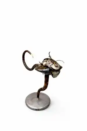 SERKAN ERKOÇ tarafından 2025 yılında 30x40x13 cm ölçülerinde Metal heykel tekniği ile yapılmıştır.