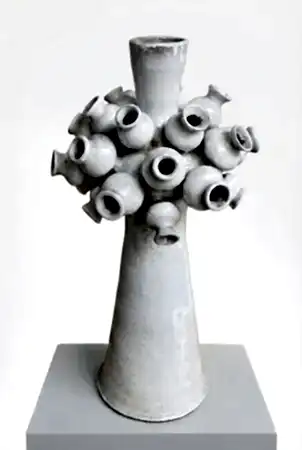 FİLİZ ÖZGÜVEN GALATALI tarafından 48x22x22 cm ölçülerinde Seramik tekniği ile yapılmıştır.