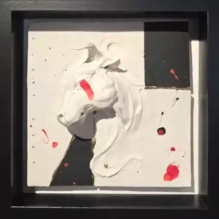 BUĞRA ÖZER tarafından 2025 yılında 22x22x5 cm ölçülerinde 63x63 cm, Stoneware Seramik Çamuru Serbest, Elle Şekillendirme Karışık Teknik 1245 C° tekniği ile yapılmıştır.